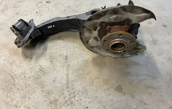 BMW X1 F48 F49 Rear wheel hub 6898963