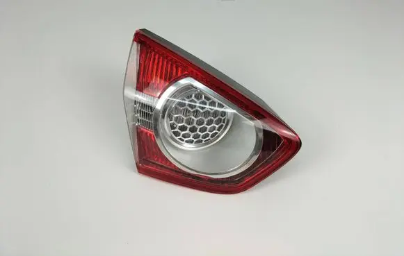 Tailgate rear/tail lights