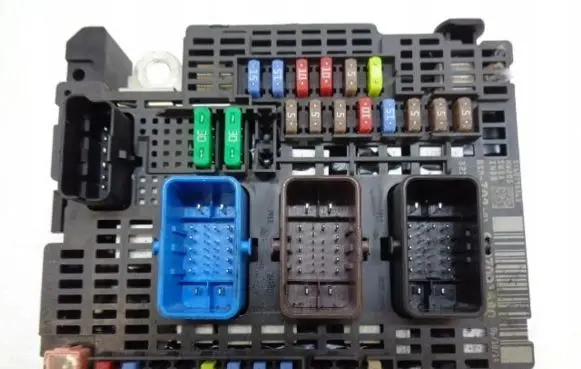 Peugeot 308 BSM Control unit 9807091680