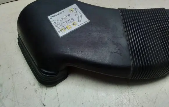 Audi A4 S4 B6 8E 8H Air intake hose/pipe 8D0129617E