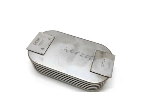 Subaru Legacy Oil filter mounting bracket