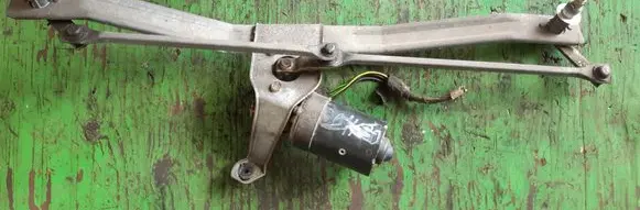 Volkswagen Polo II 86C 2F Front wiper linkage and motor 867955113