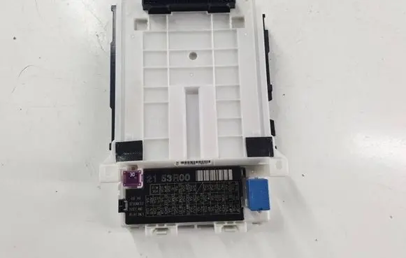 Suzuki Swift III Fuse box set 153R00 21131H3HD 180219