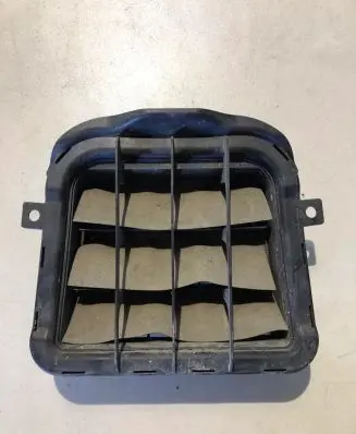 Audi S5 Quarter panel pressure vent 8K0819181B