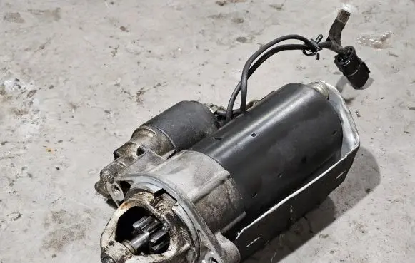 BMW 7 E38 Starter motor 7504738