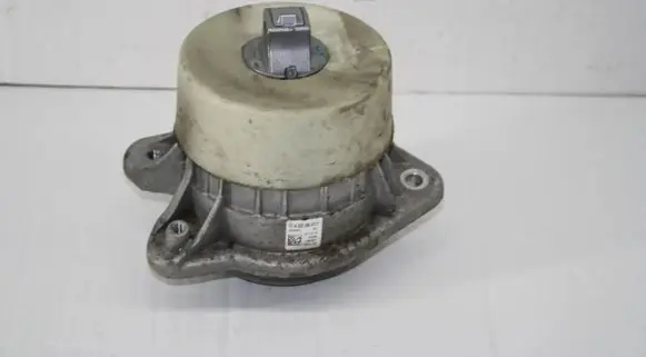 Mercedes-Benz S C217 Engine mount bracket A2222404117