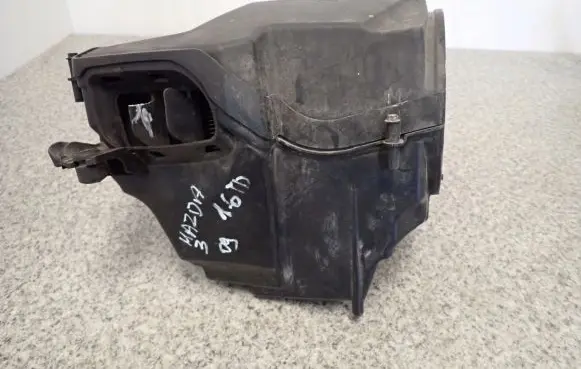 Mazda 3 II Air filter box cover 