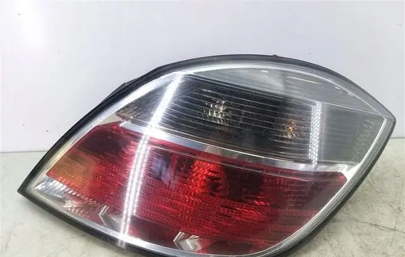 Opel Astra H Rear/tail lights 13222325