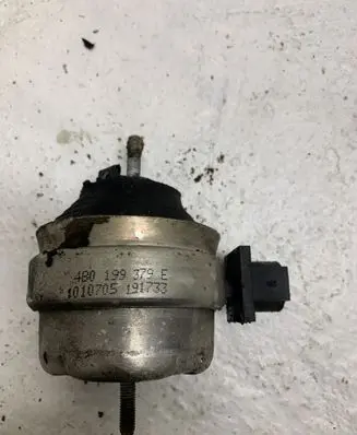 Audi A6 S6 C5 4B Engine mount bracket 4B0199379E