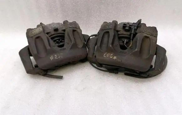 Mercedes-Benz E C207 W207 Front brake caliper A2044213581 A2044213681
