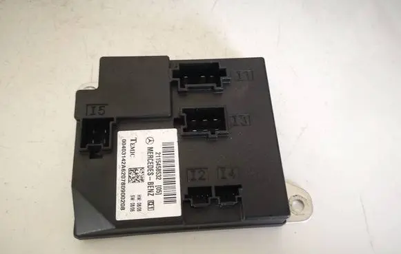Mercedes-Benz CLS C219 Comfort/convenience module 2115458532