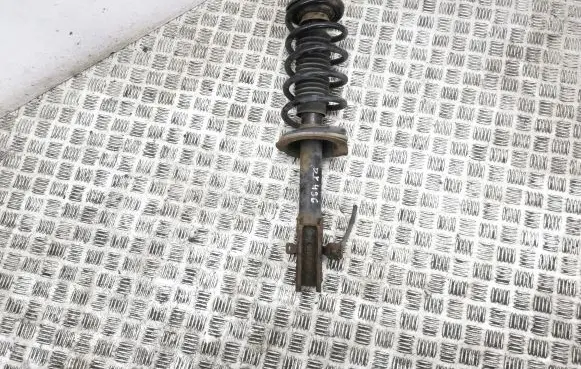 Mazda CX-7 Front shock absorber/damper EH6434700A
