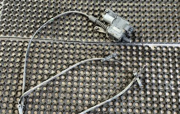 Opel Astra J Hand brake control module 13386364