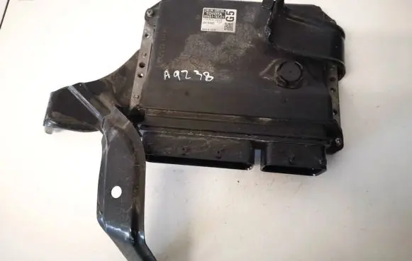 Toyota RAV 4 (XA30) Engine control unit/module 8966142j11 89661-42j11