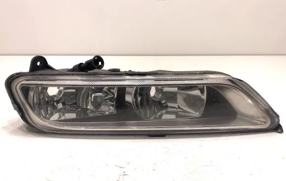 Volkswagen PASSAT B7 Front fog light 