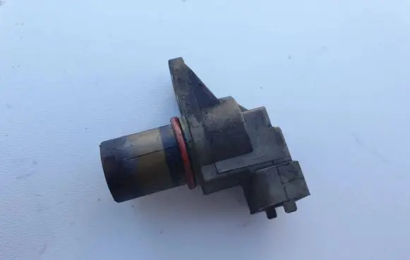 BMW M5 Camshaft position sensor 7834490