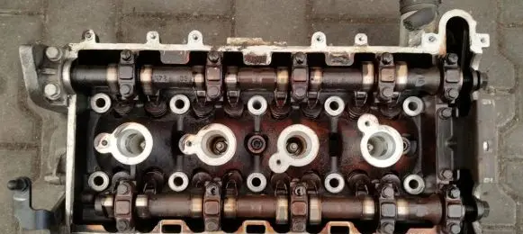 Opel Vectra C Engine head 55561003