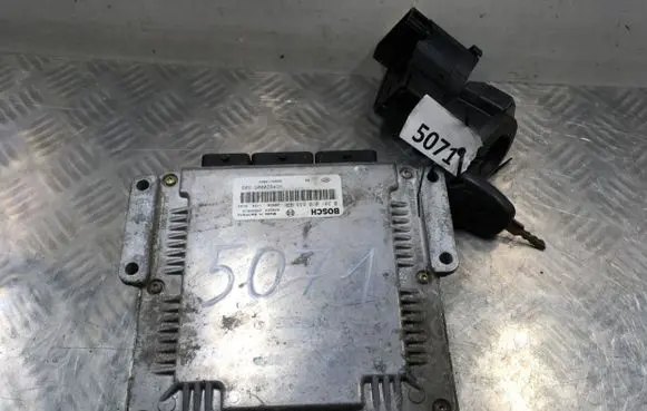 Nissan Primastar Engine control unit/module 0281010633 02082928SA5610 2882911540103