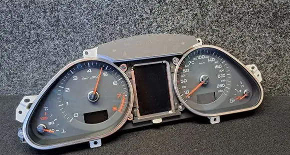 Audi A6 S6 C6 4F Speedometer (instrument cluster) 4F0920901M