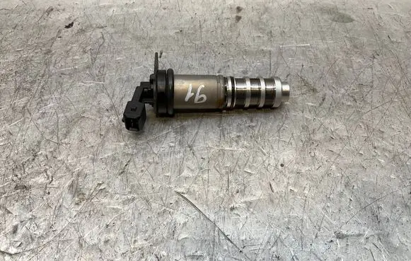 BMW 5 F10 F11 Camshaft vanos timing valve 8605123 13151880