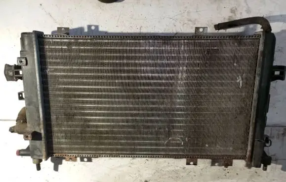 Opel Zafira B Coolant radiator 6L99