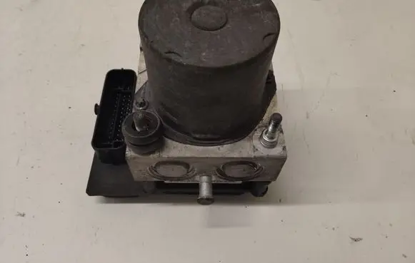 Audi A4 S4 B7 8E 8H ABS Pump 8E0910517B018