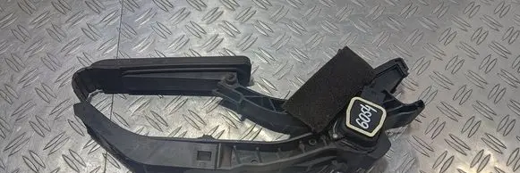 Mercedes-Benz E W211 Accelerator throttle pedal A2113000404