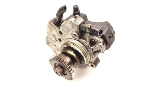 Mercedes-Benz CLS C219 Fuel injection high pressure pump A6420700201 0445010095