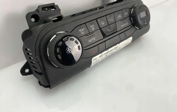 Ford Bronco Climate control unit M1PT-18C612-LD