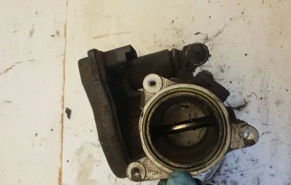 Jaguar XF X250 Throttle valve 9687888280 B132100511 PSA326