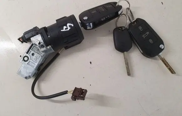 Citroen C4 Cactus Ignition lock 9673257480 9663123380