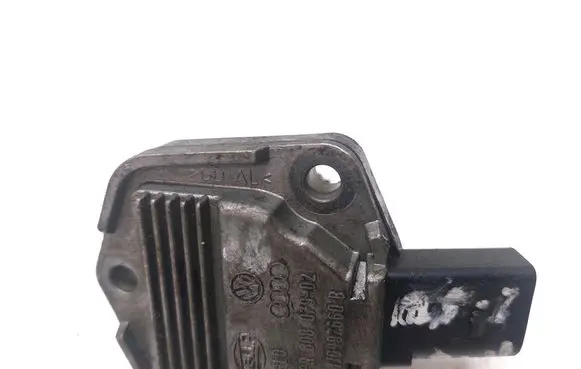 Audi A4 S4 B7 8E 8H Oil level sensor 1J0907660B