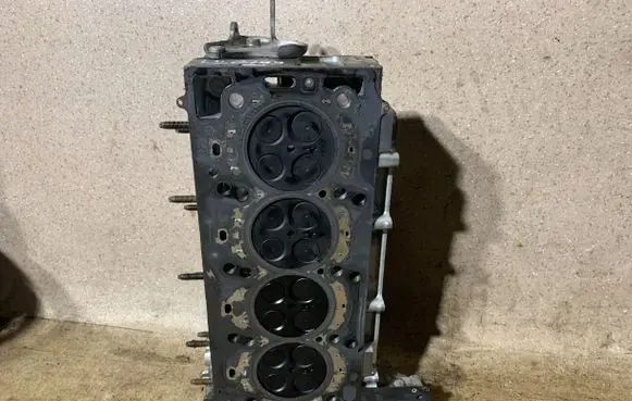 Mercedes-Benz E W213 Engine head R654016