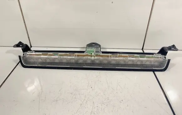 Volvo XC70 Third/center stoplight 8658948