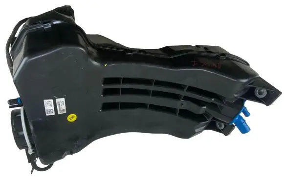 Audi Q7 4M AdBlue liquid reservoir 4M0131878