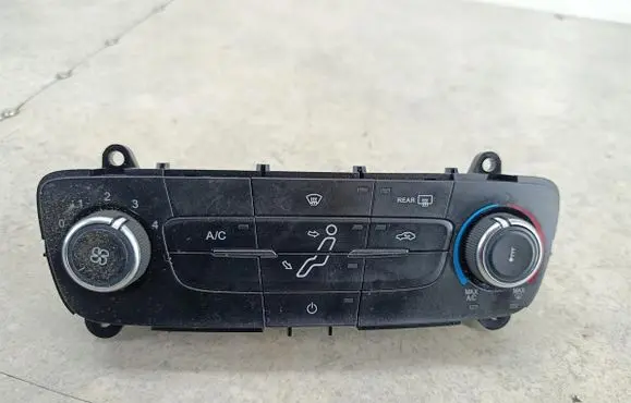 Ford Focus Climate control/heater control trim 