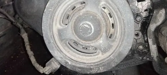 Peugeot 308 Crankshaft pulley