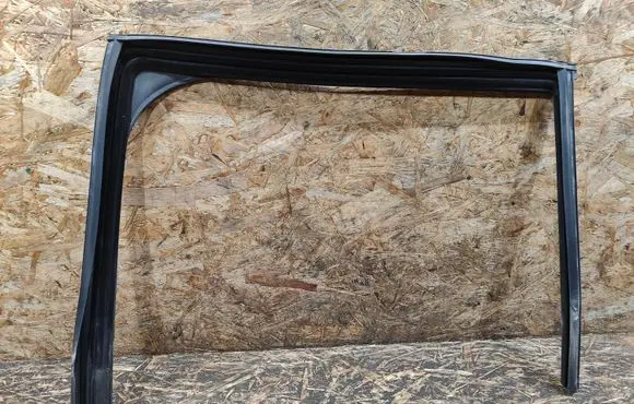 Alfa Romeo Stelvio Rubber seal rear door B386