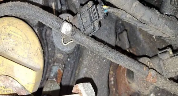 Chevrolet Captiva Fuel injector 0445110270