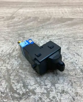 Chrysler Sebring (ST-22 - JR) Electric window control switch 04602465AA WITHPLUG