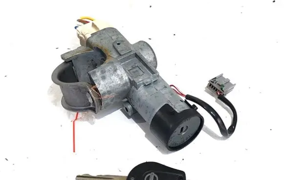 Nissan Juke I F15 Ignition lock