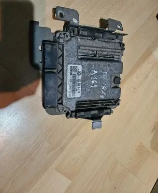 Volkswagen Touran I Engine control unit/module 03G906016HK 0281012251