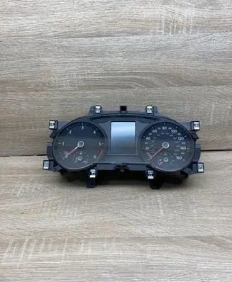 Volkswagen PASSAT B7 Speedometer (instrument cluster) 3G0920941A MPH
