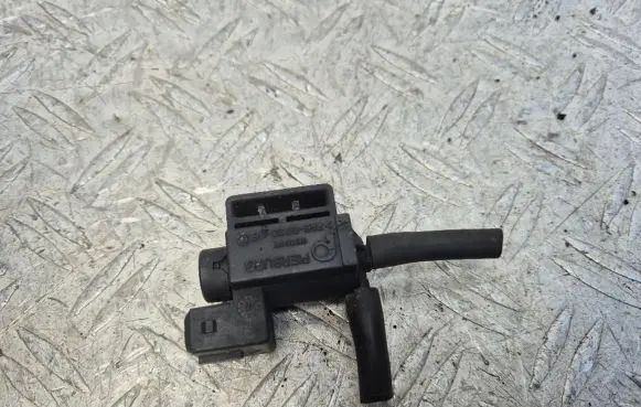 Vacuum valve