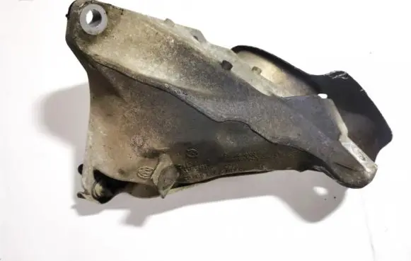 BMW 1 E81 E87 Engine mounting bracket 24168110