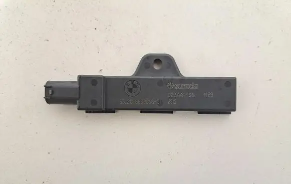 BMW 4 G22 G23 G24 G26 Keyless system antenna 6832066