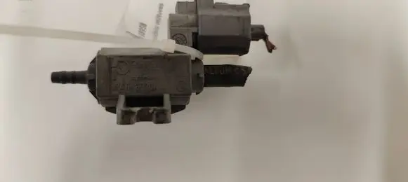 Jaguar S-Type Turbo solenoid valve 70121100 05T152