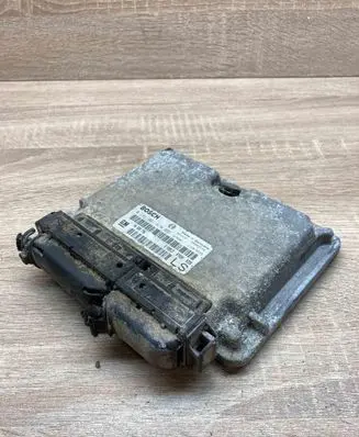 Opel Astra G Engine control unit/module ECU 90589736 0281001670