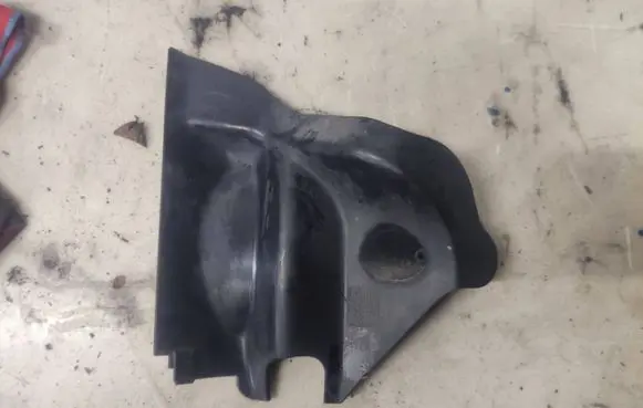 Volkswagen Transporter - Caravelle T5 Battery tray heat shield 7H0915437