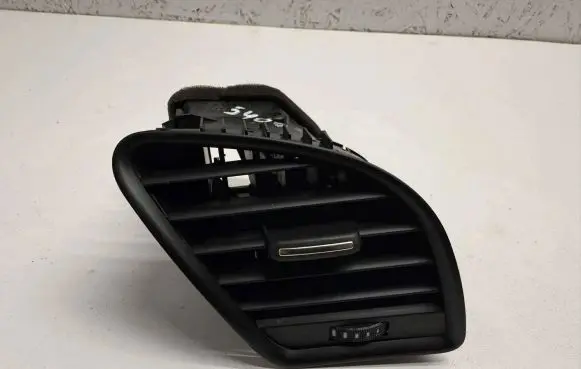 Audi A4 S4 B8 8K Dashboard side air vent grill/cover trim 8K1820902C